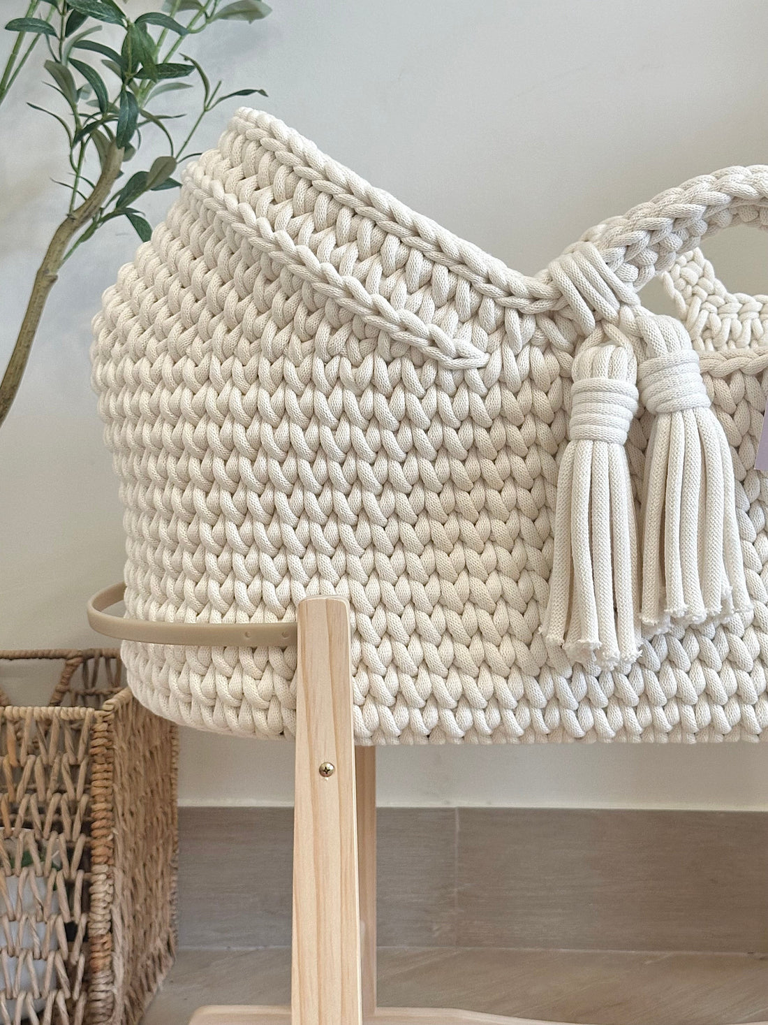 How to Choose a Safe, Baby-Friendly Moses Basket (UAE, GCC & Beyond)