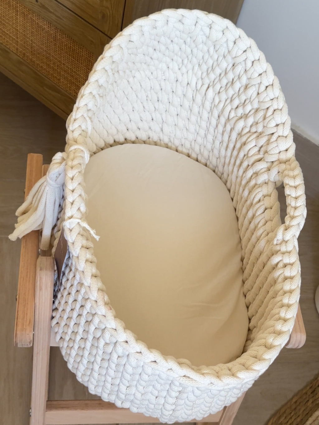 Crochet Doll Moses Basket (Toy)
with Rocking Stand