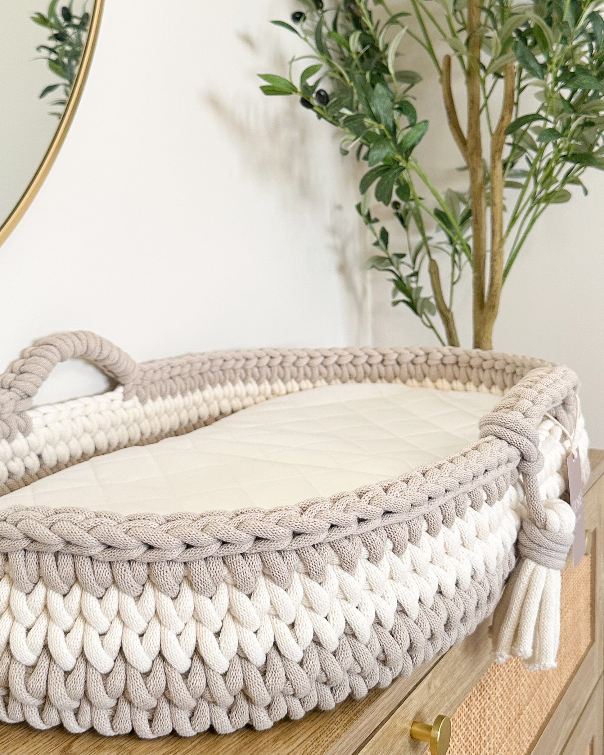 Changing Basket | Natural White & Beige