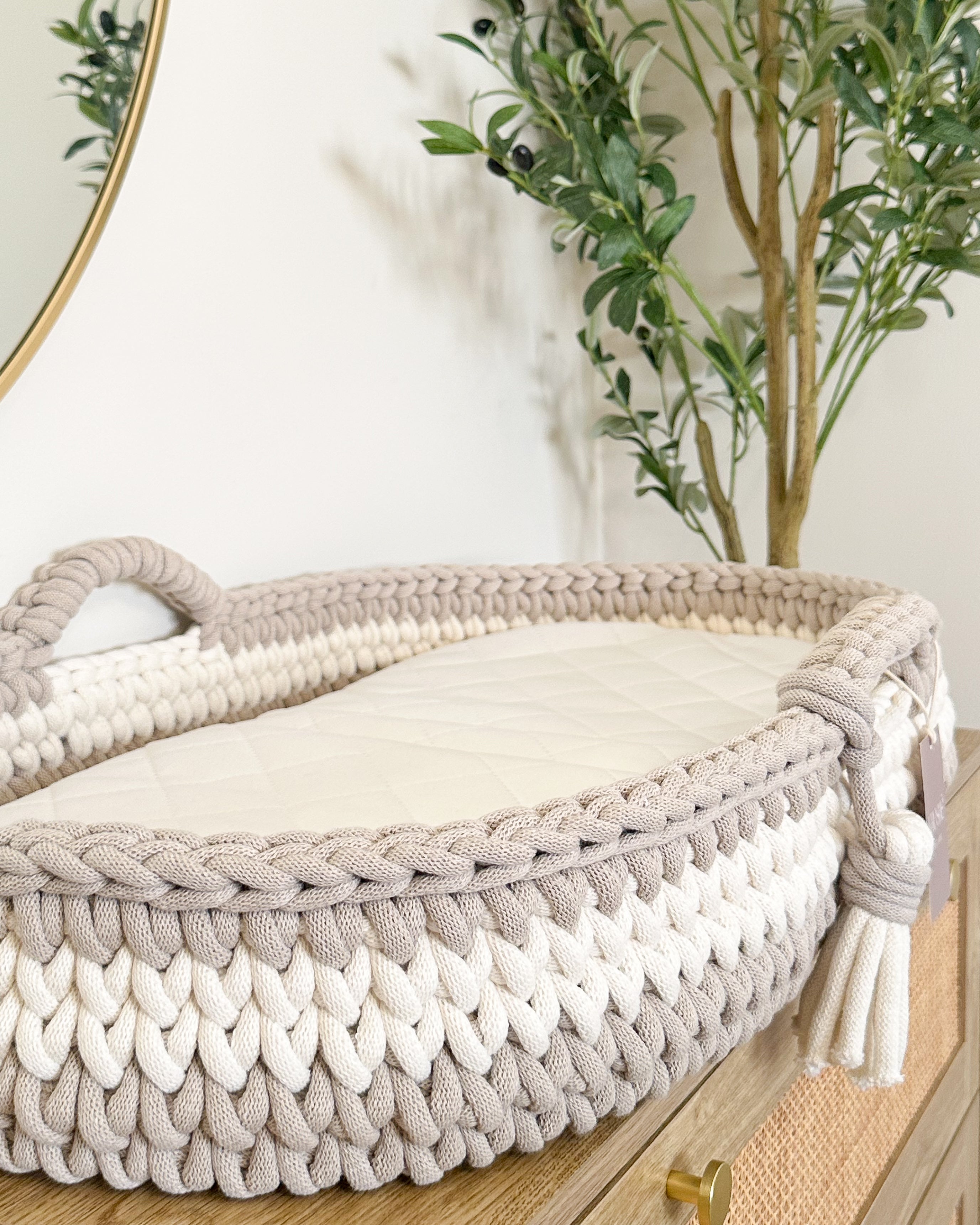 Changing Basket - Natural White & Beige