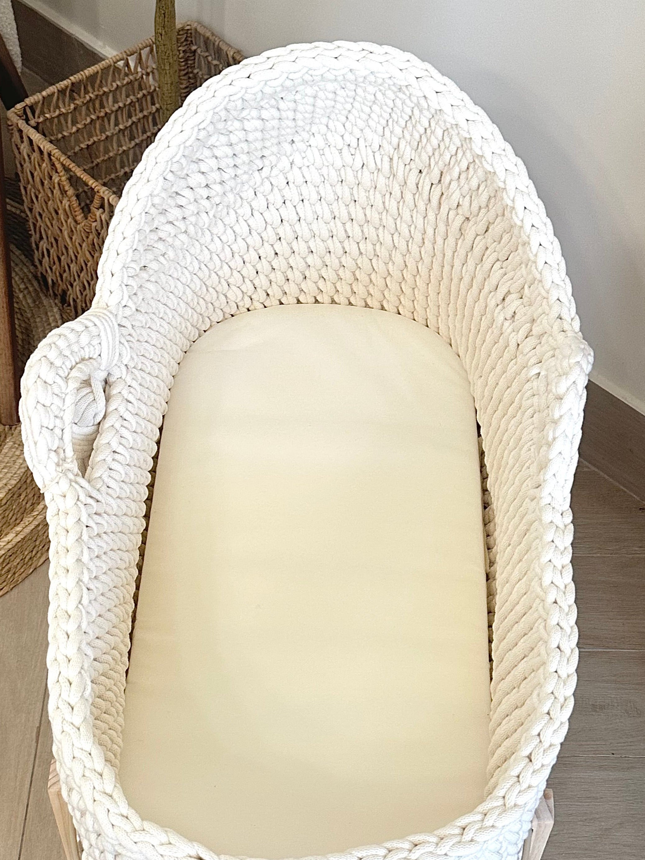 Hooded Moses Basket - Natural White