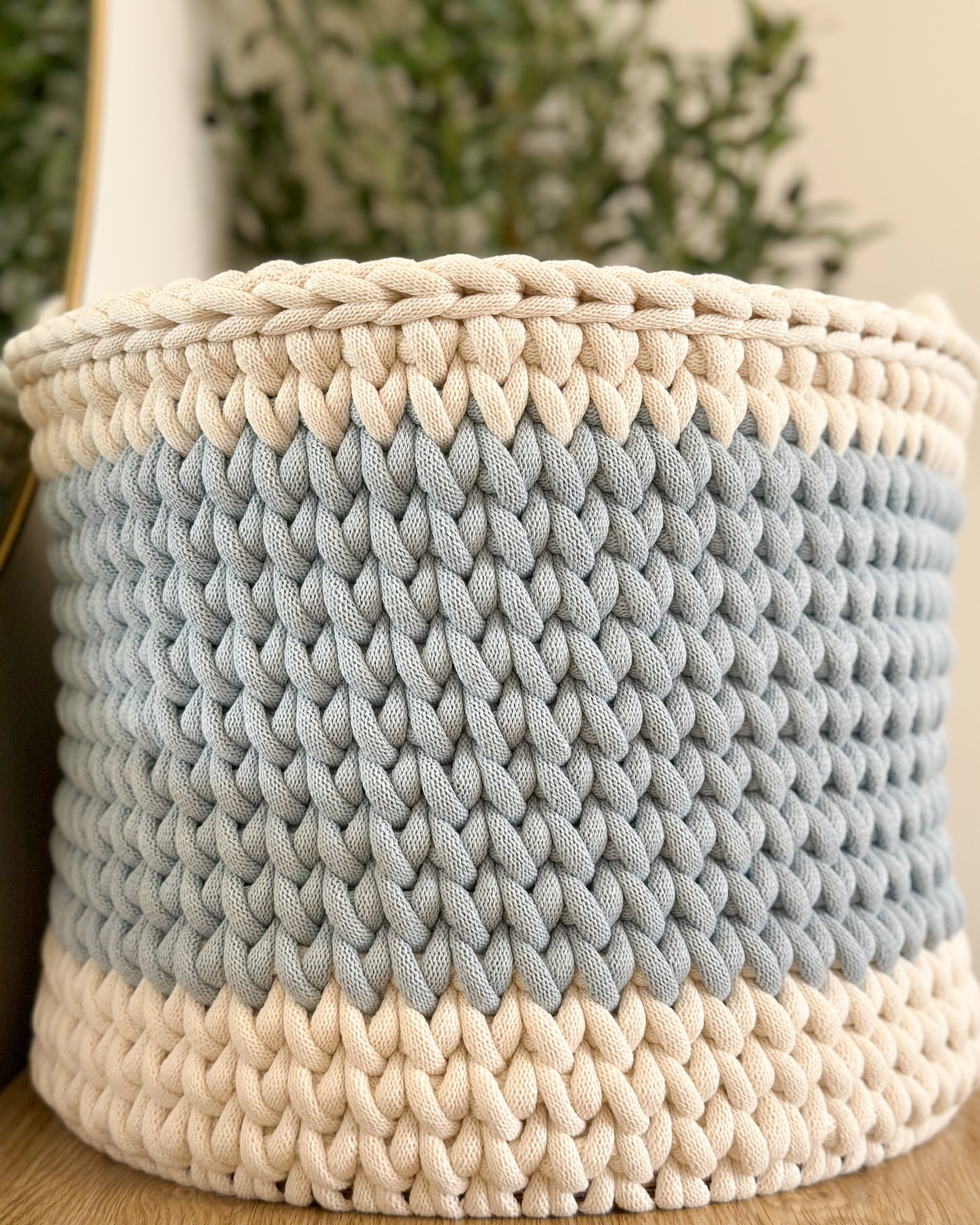 Moses Basket - Natural White & Misty