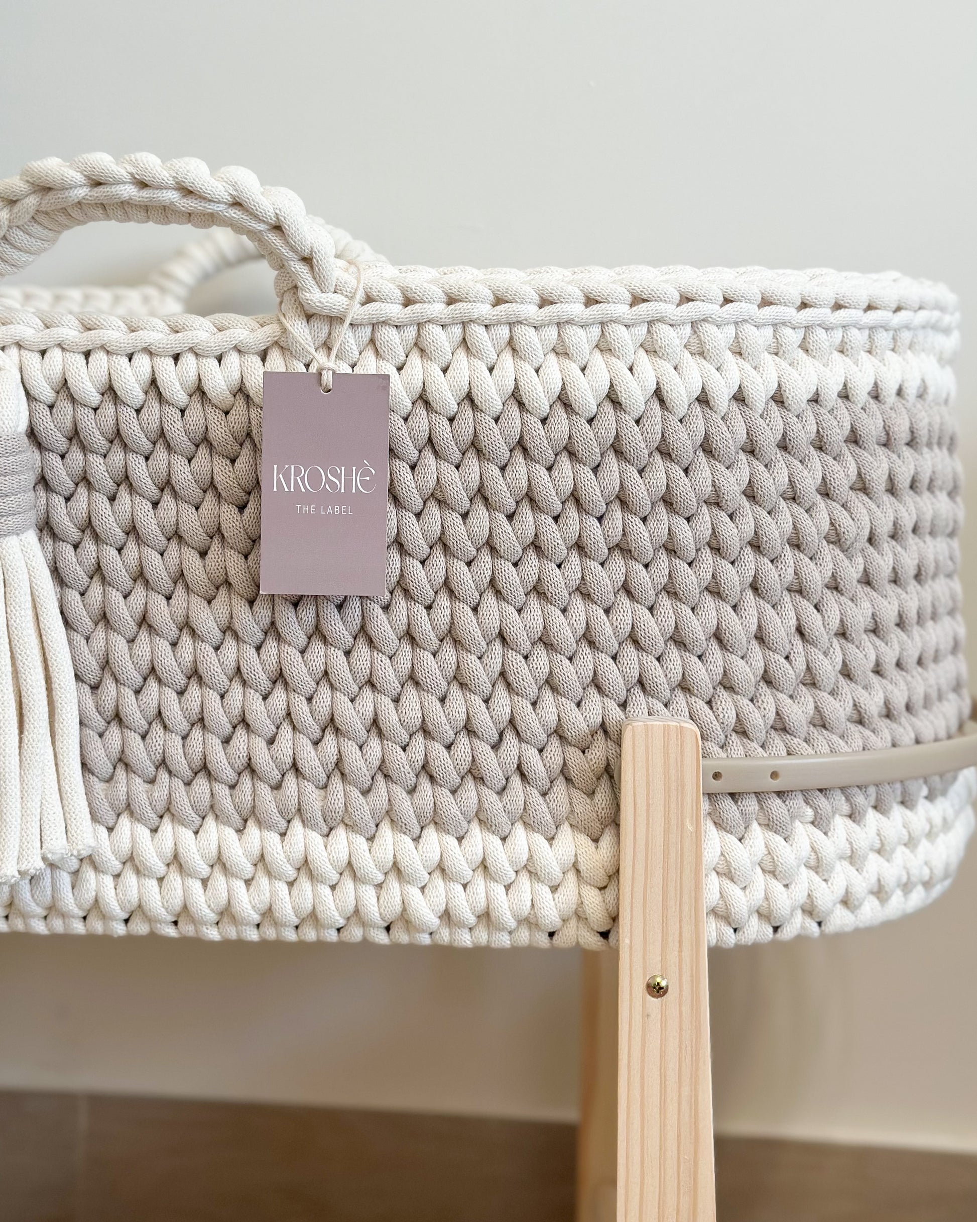 Moses Basket | Natural White & Biege