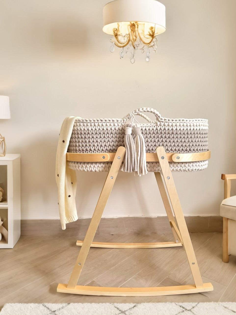 Moses Basket - Natural White & Beige