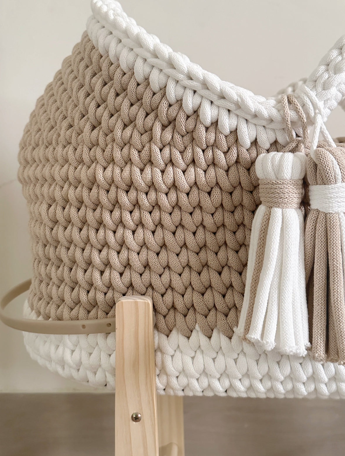 Hooded Moses Basket - Off White & Warm Beige