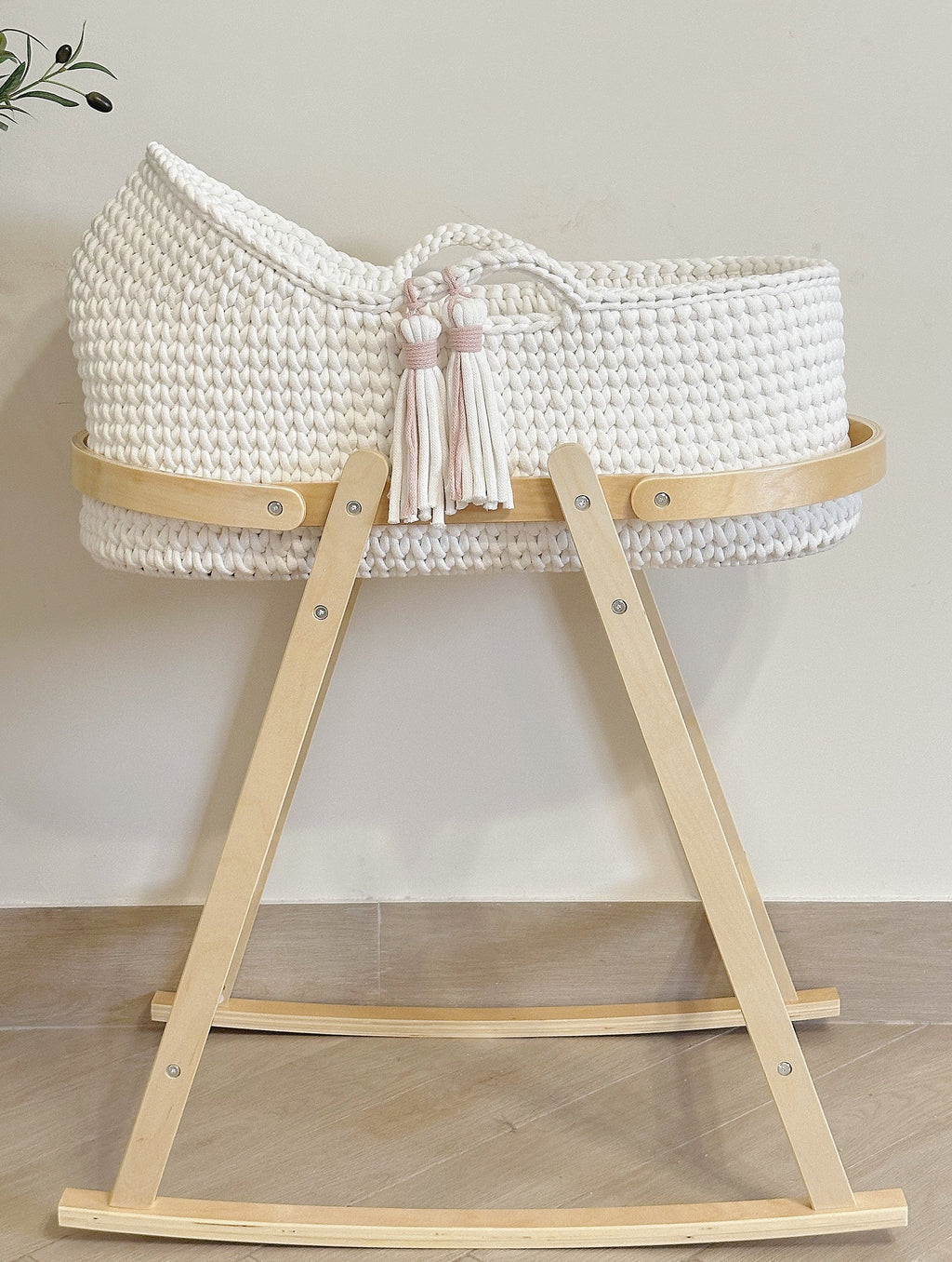 Hooded Moses Basket - off White