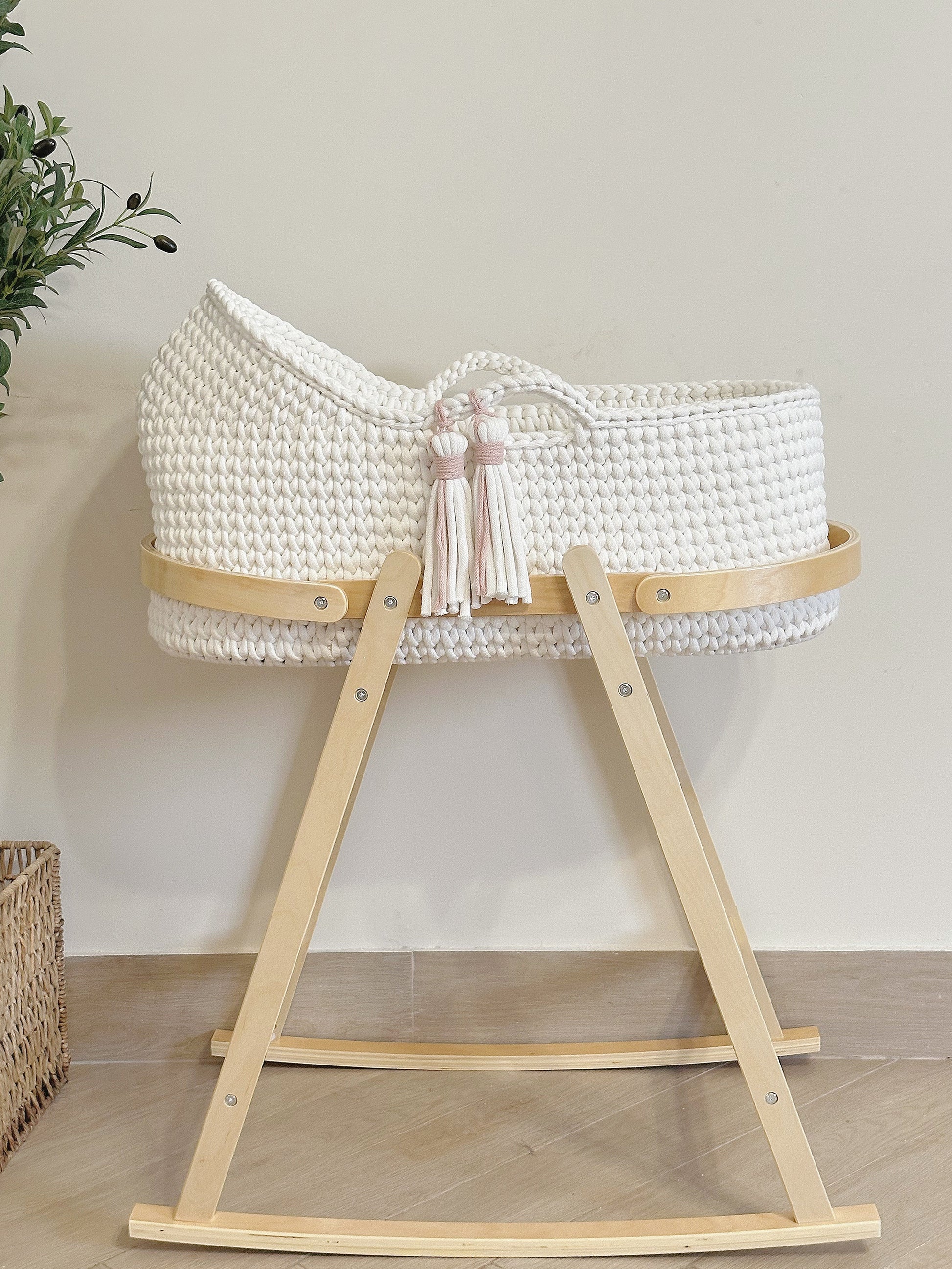 Hooded Moses Basket | off White
