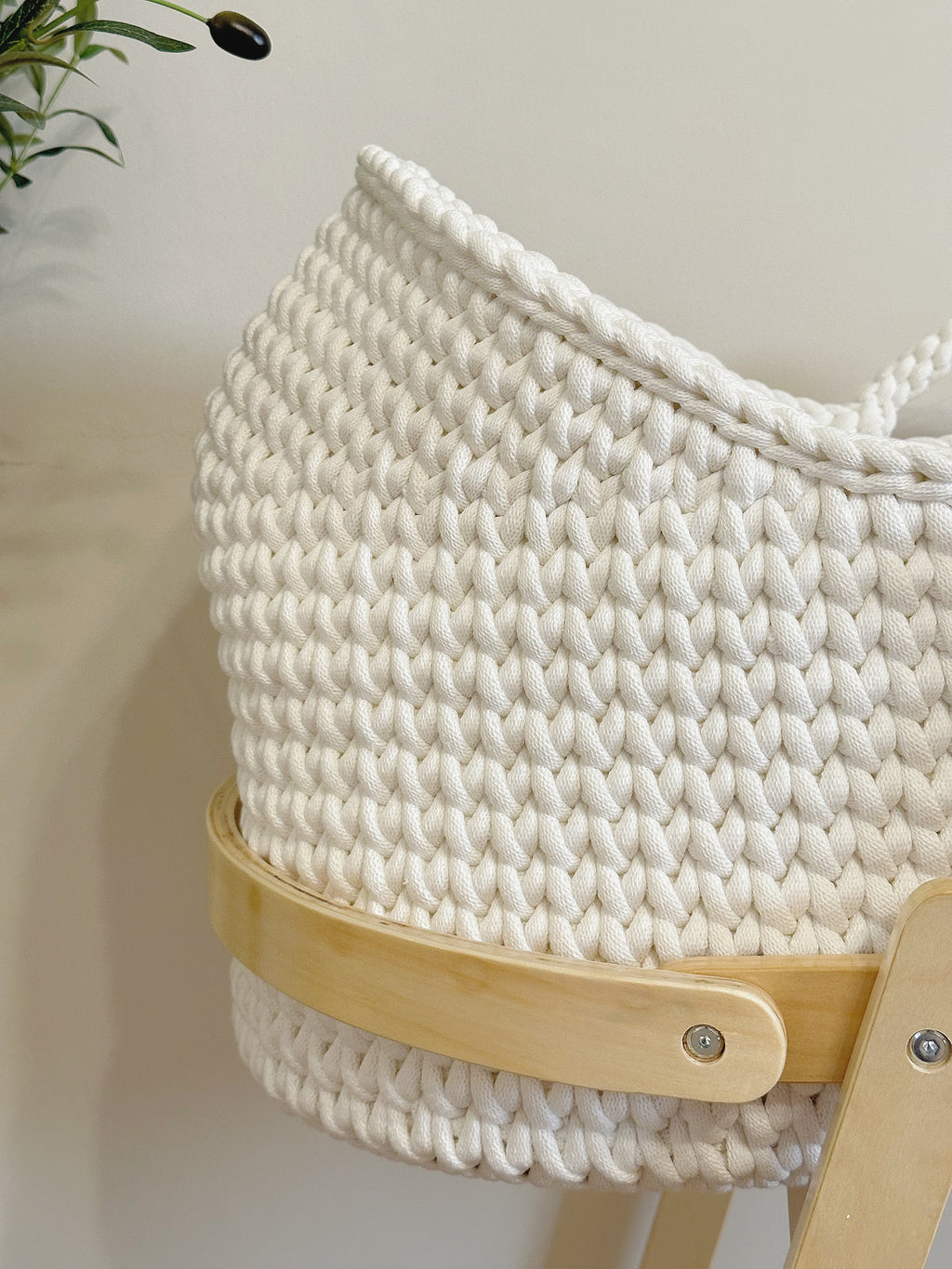 Hooded Moses Basket | off White