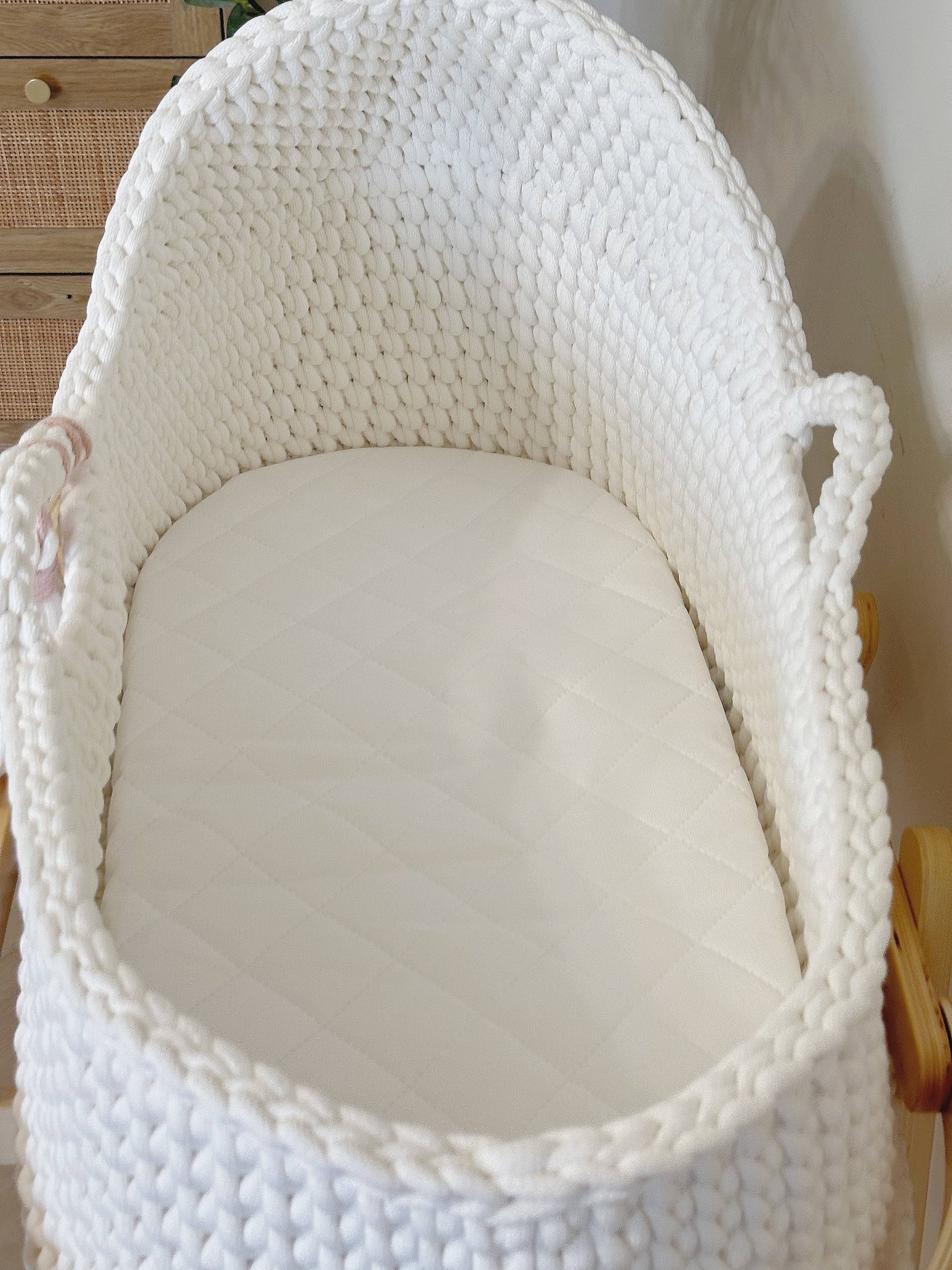 Hooded Moses Basket - off White