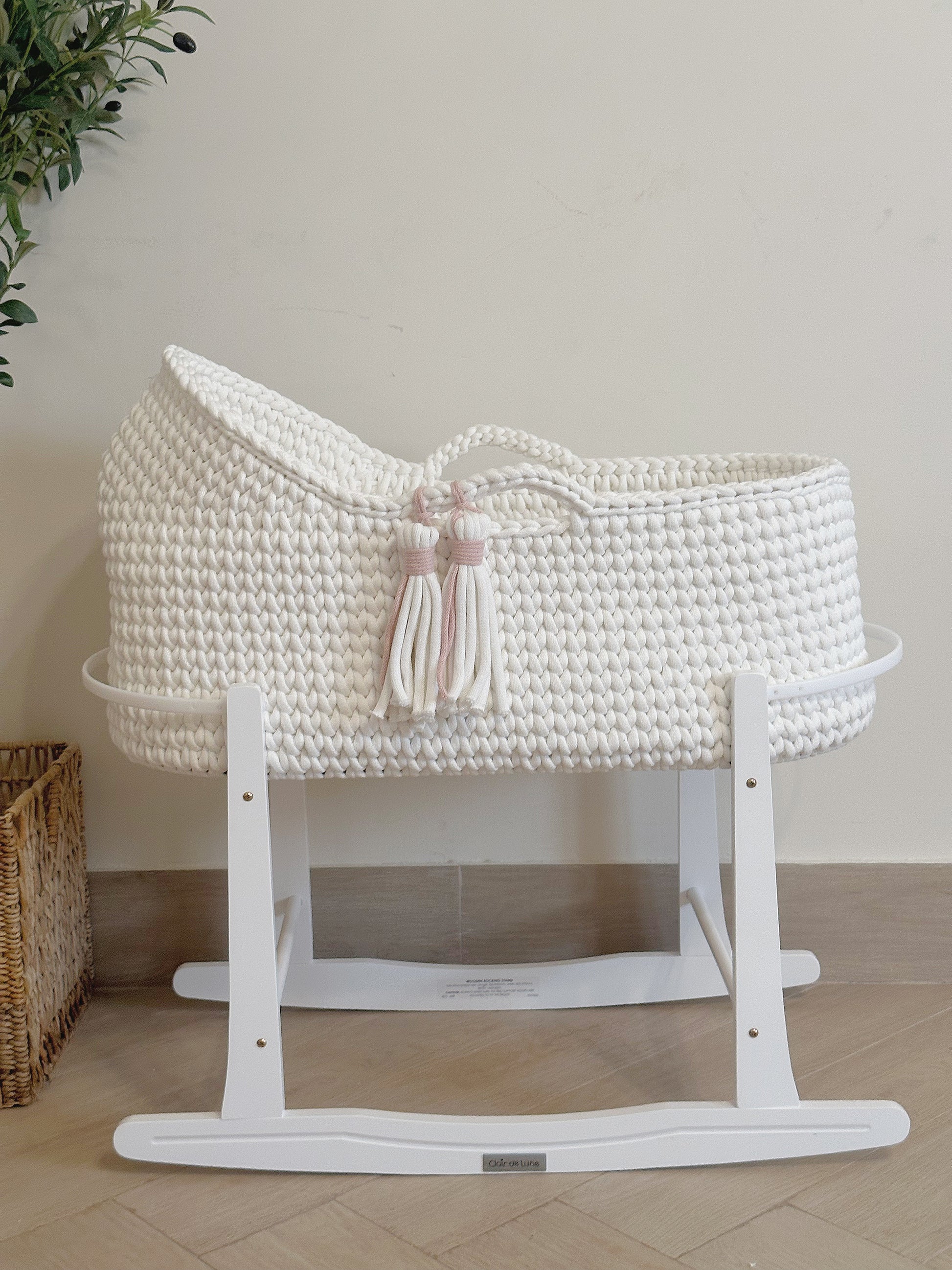 Hooded Moses Basket | off White
