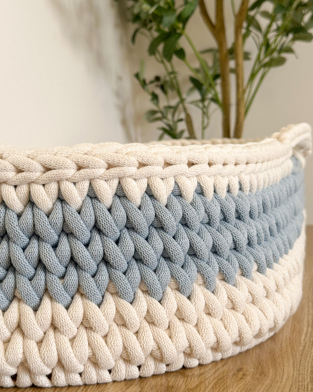 Changing Basket | Natural White & Misty