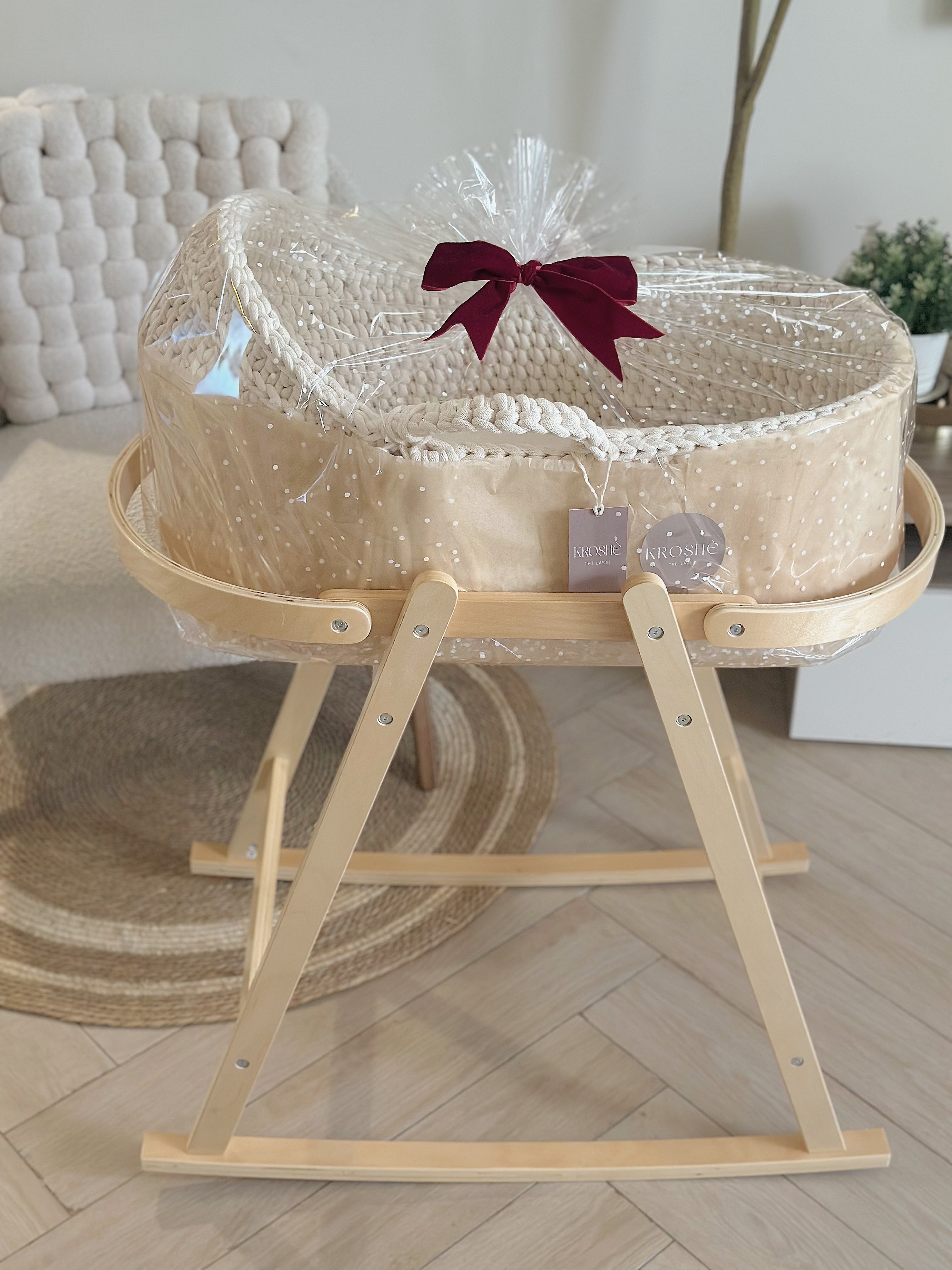Hooded Moses Basket – Natural White