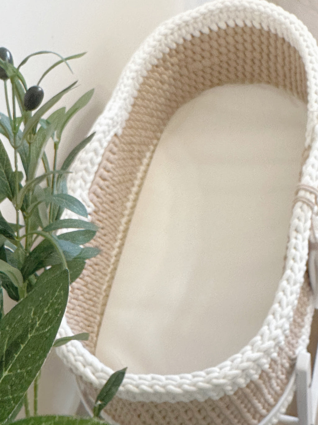 Moses Basket | Off White & Warm Biege