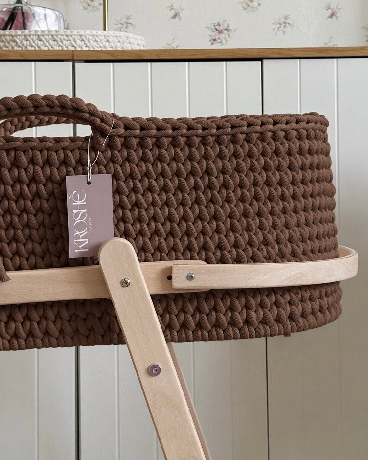 Hooded Moses Basket – Chocolate Brown