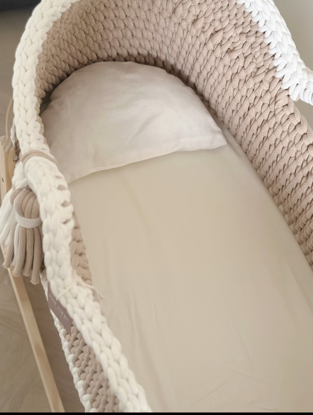 Hooded Moses Basket | Off White & Warm Biege