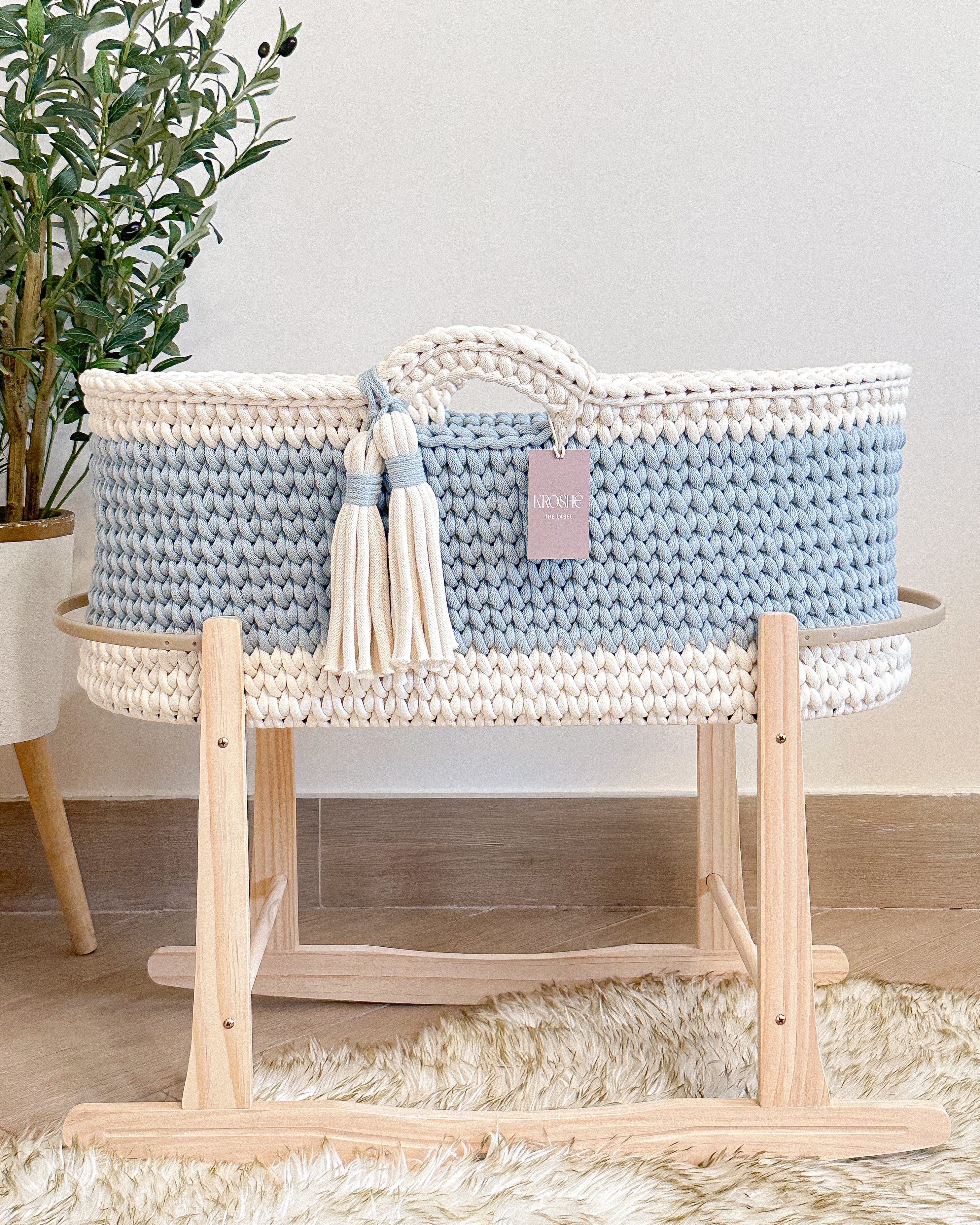 Moses Basket - Natural White & Misty