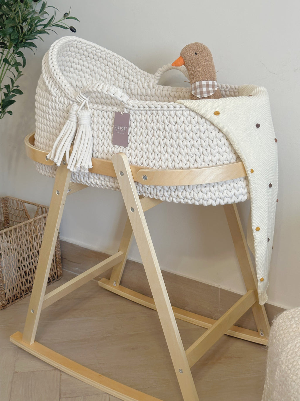 Hooded Moses Basket | Natural White with Large Rocking stand