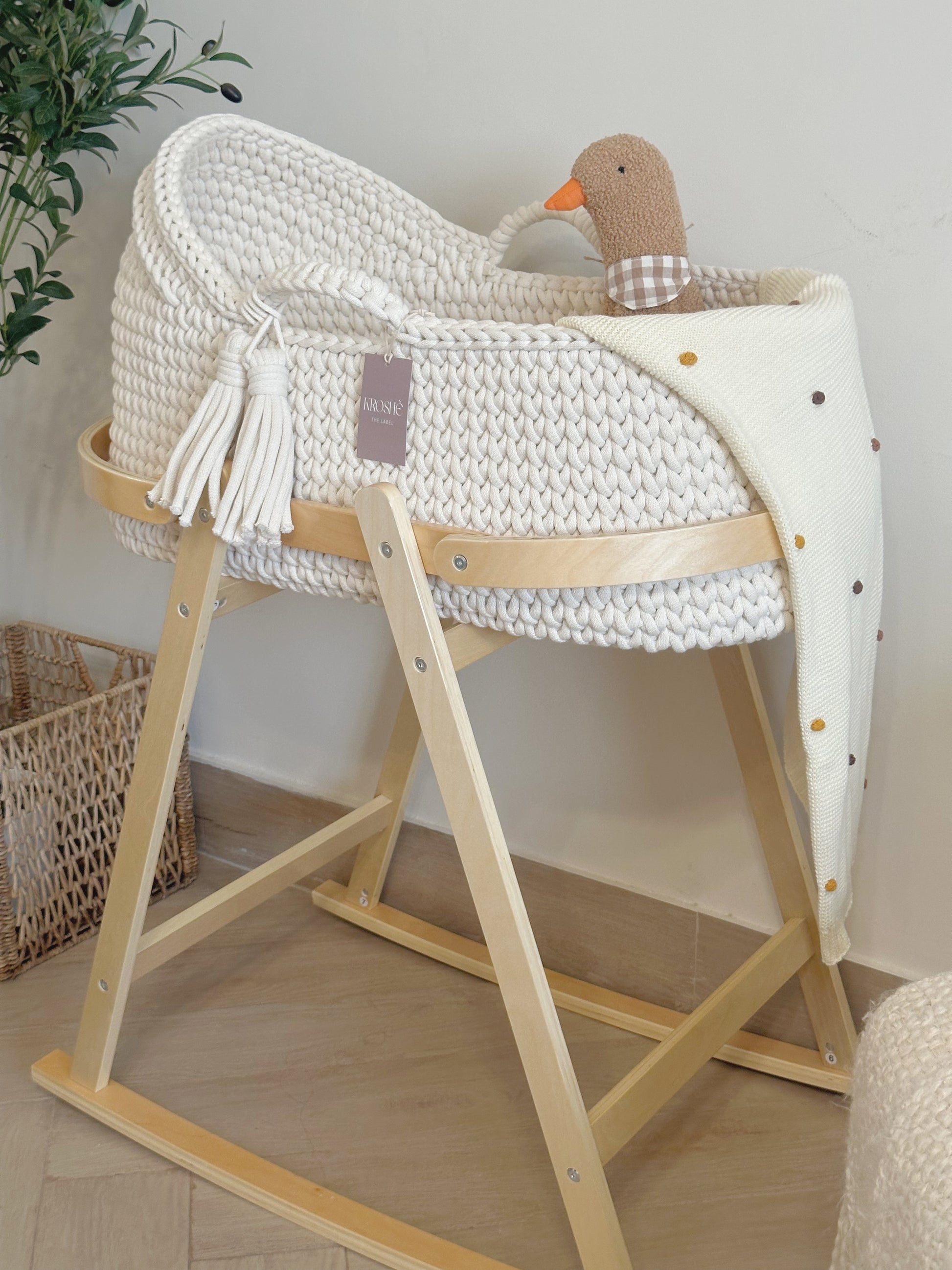 Kroshè Signature Bundle| Hooded Moses Basket | Natural White & Large Rocking stand
