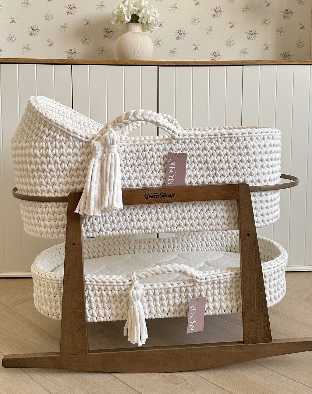 Hooded Moses Basket - off White