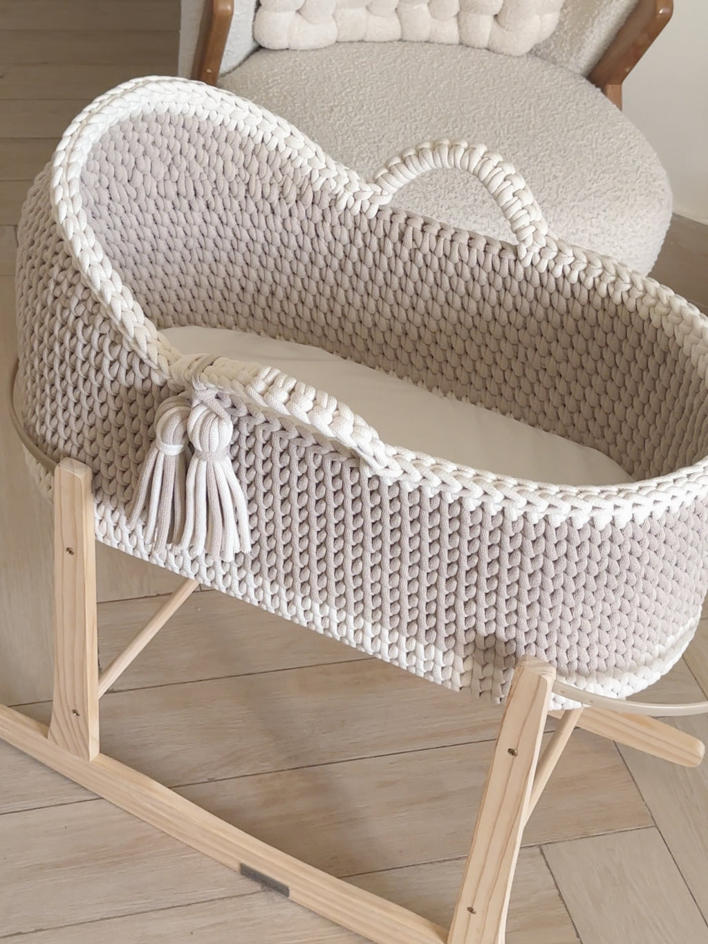 Hooded Moses Basket - Beige & Natural White