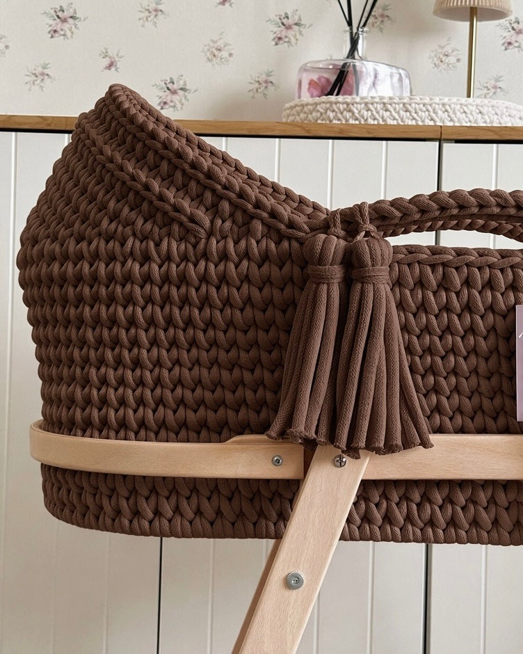 Hooded Moses Basket – Chocolate Brown