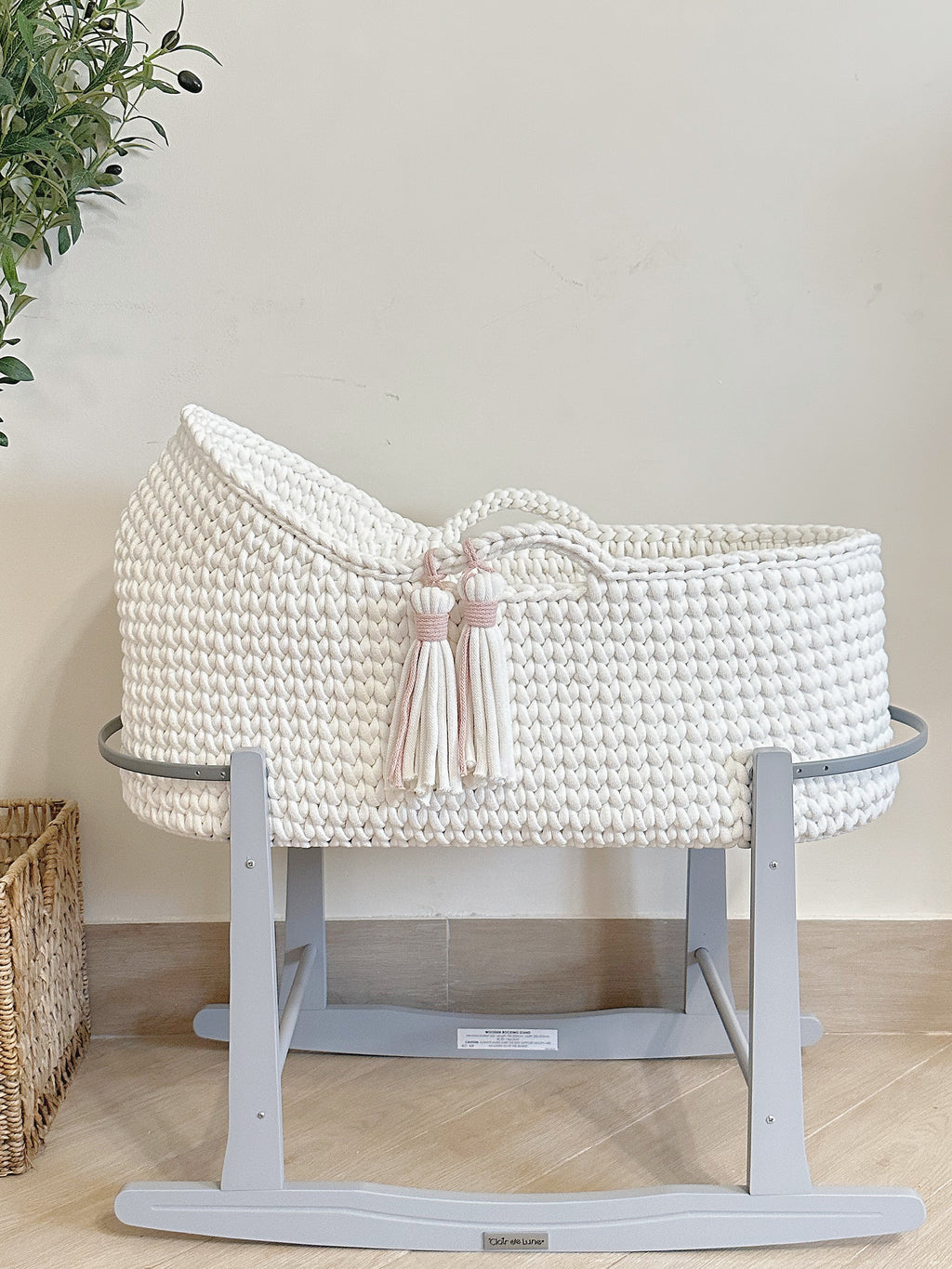 Hooded Moses Basket | off White