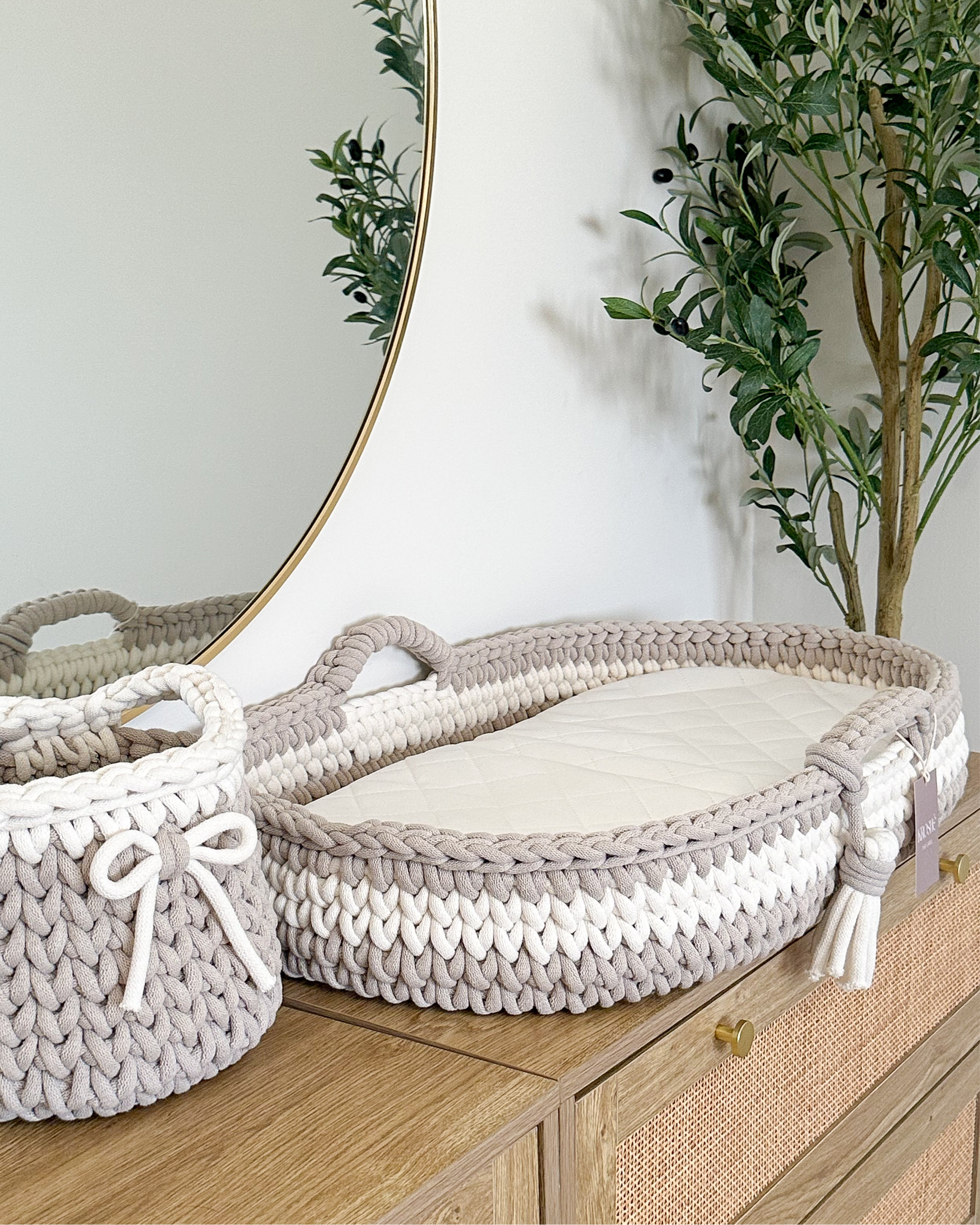 Changing Basket - Natural White & Beige
