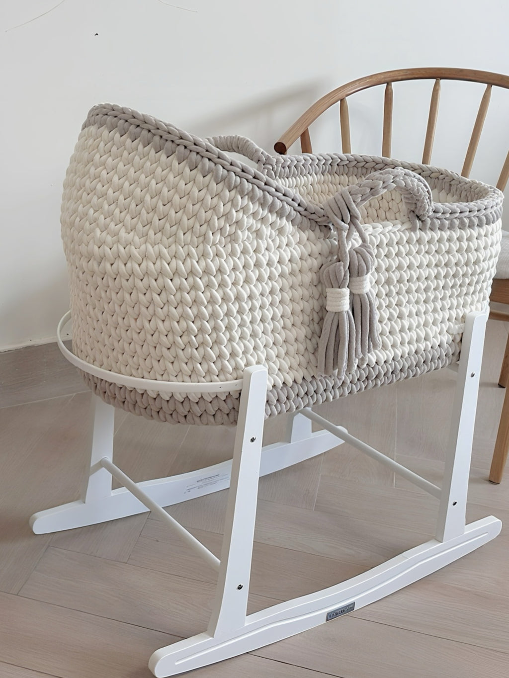 Hooded Moses Basket | Natural White & Beige