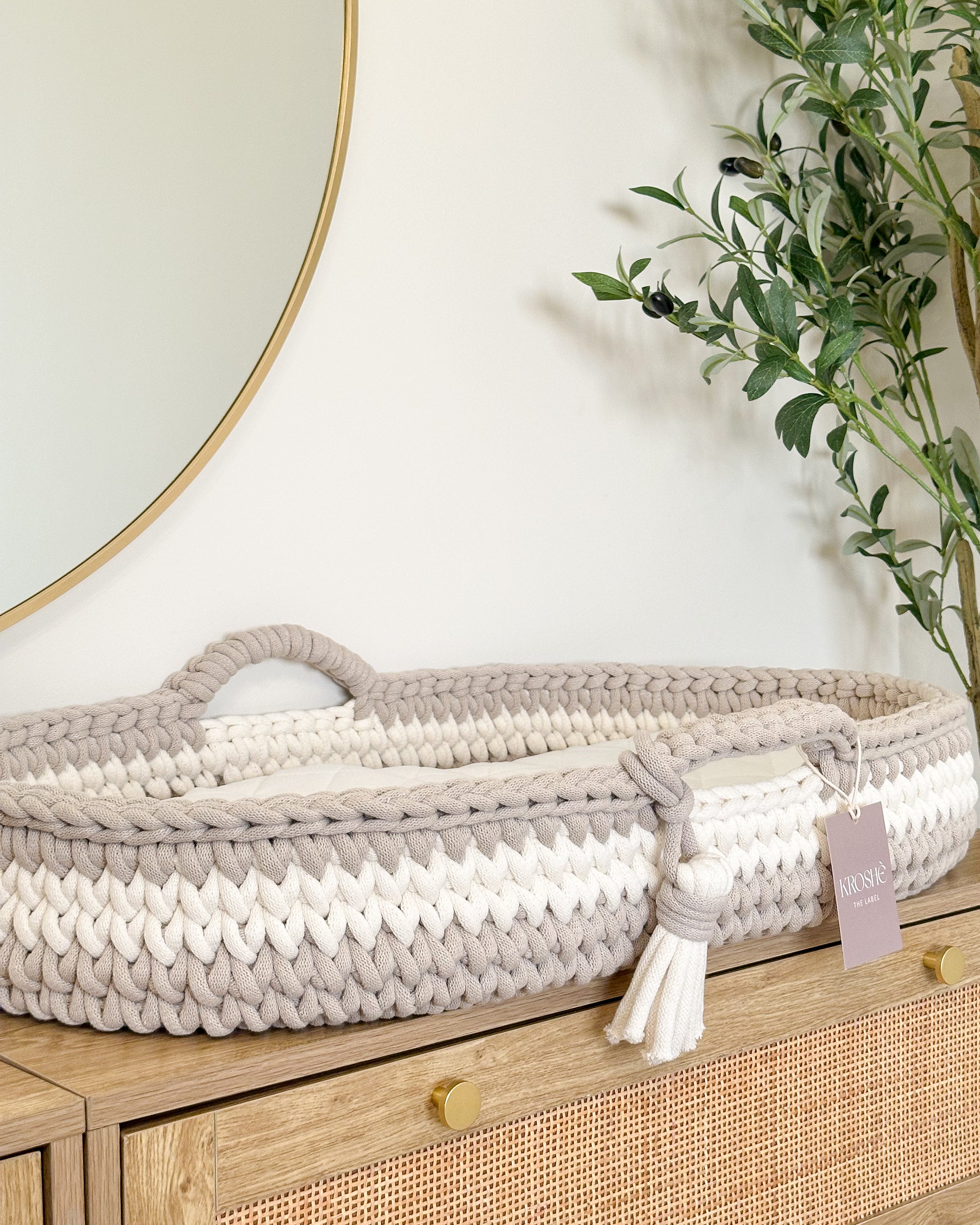 Changing Basket - Natural White & Beige