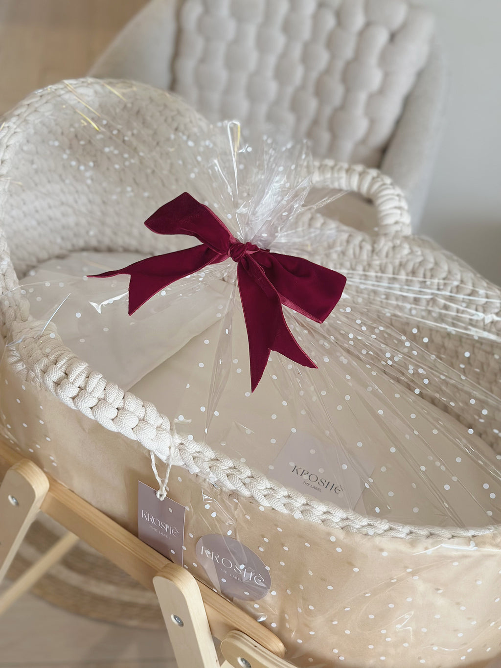Hooded Moses Basket – Natural White